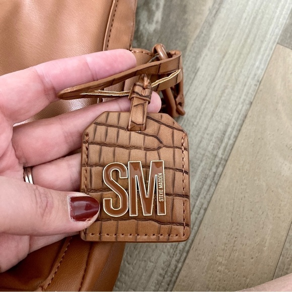 Steve Madden Trixy Pillow Crossbody Bag Purse - Picture 5 of 15